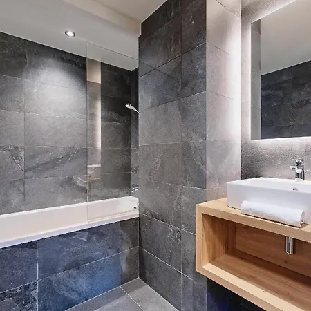 New - South-facing Terrace, Parking, 300 M Slopes